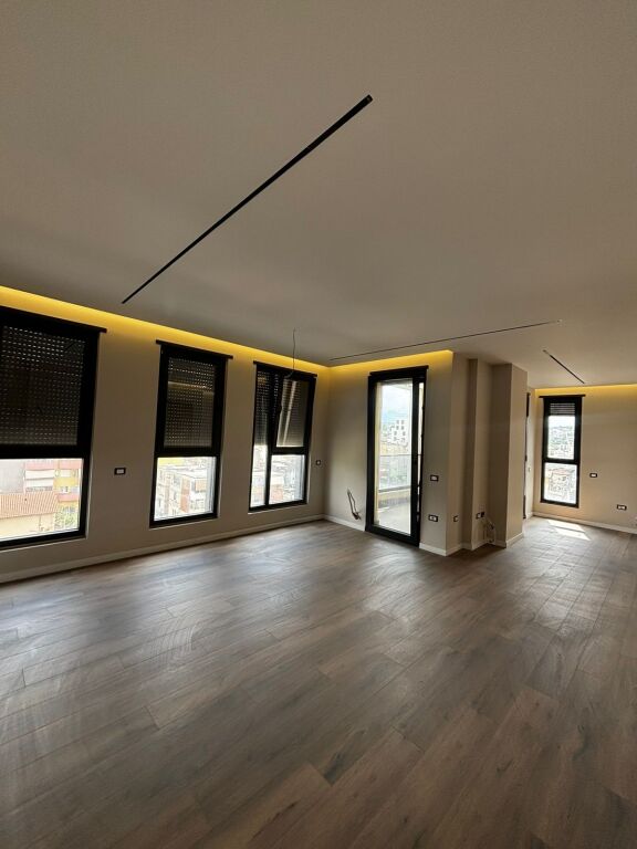 🏡 Shitet Apartament 3+1 | Bulevardi "Bajram Curri"