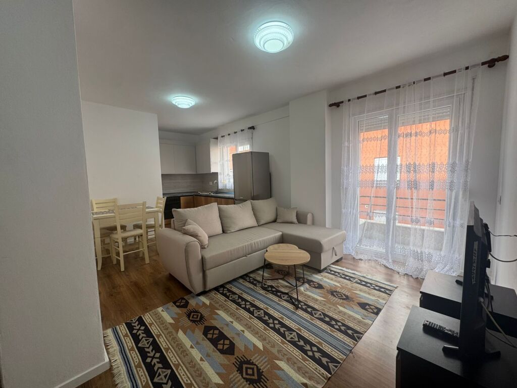 Selite Jepet apartament me qira 2+1 Tek Xhamia