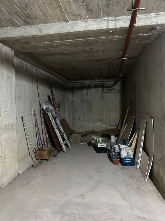 SHITET PAPAFINGO + GARAZHD 📍ADRESA: POLICIA DURRES