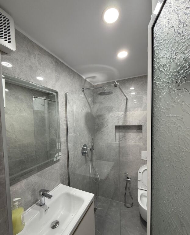 Rent | Ambjent Biznesi | Tregu Elektrik | 400 €/month