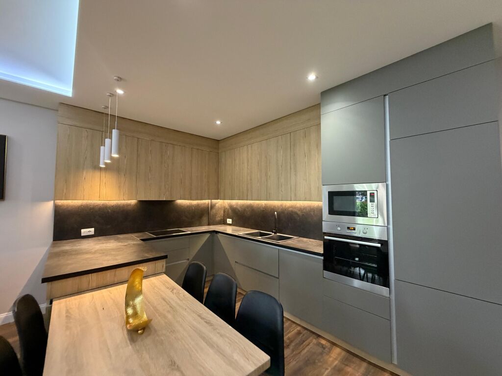 Vile me Qira tek Liqeni Farkes