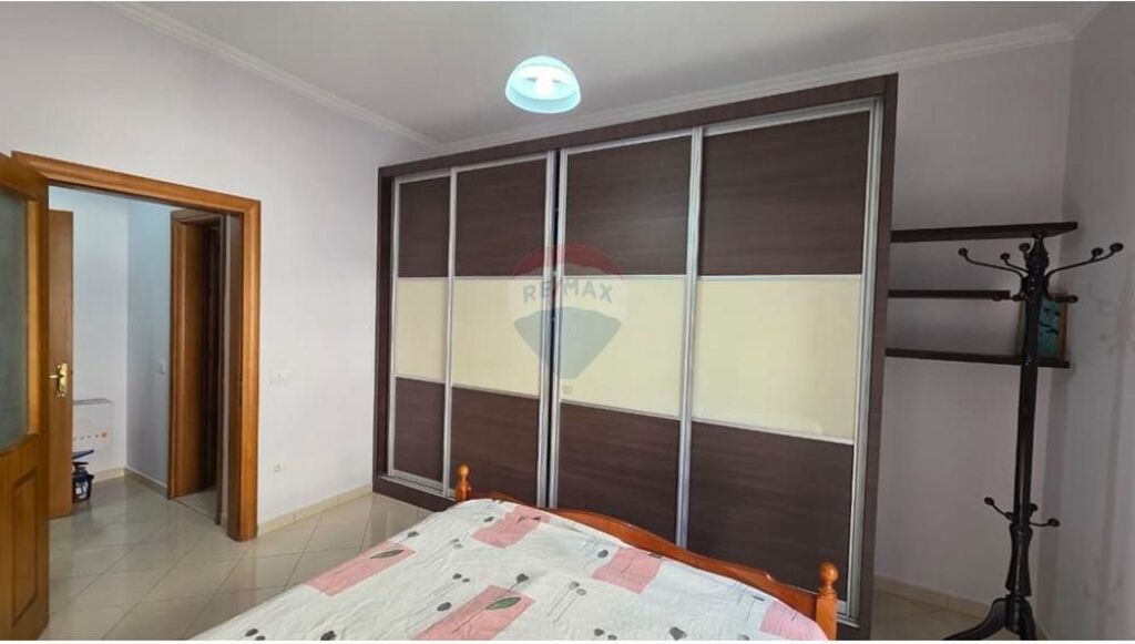 Apartament 3+1+2 me qera , prane Conad