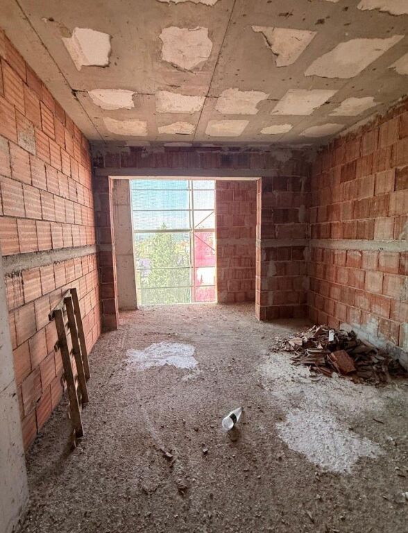 🌇Shitet Apartament 2+1 te Rruga Dibres prane Shkolles Kuqe❗