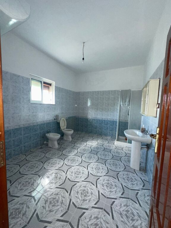 Shitet Shtepi Private 📍Lagja Popullore Shijak • 140.000€ ✅