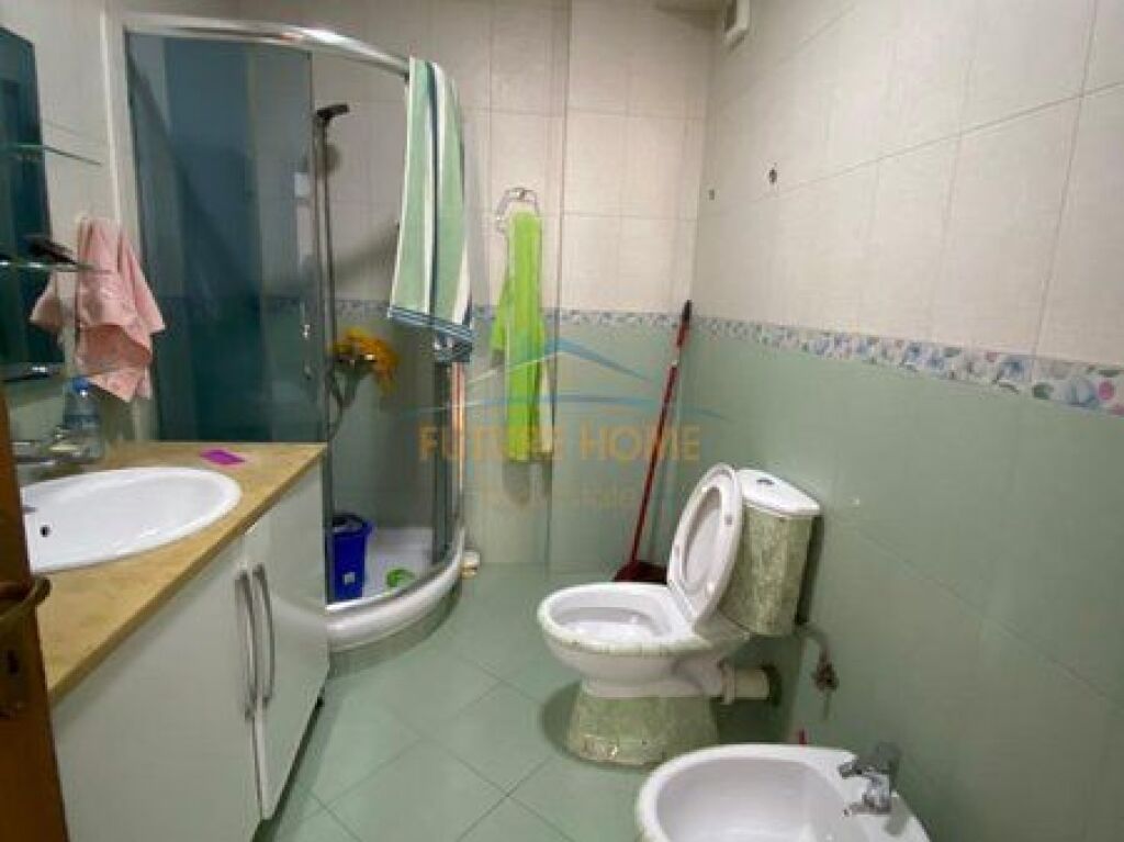 Shitet, Apartament 2+1, Ali Demi, Tiranë.