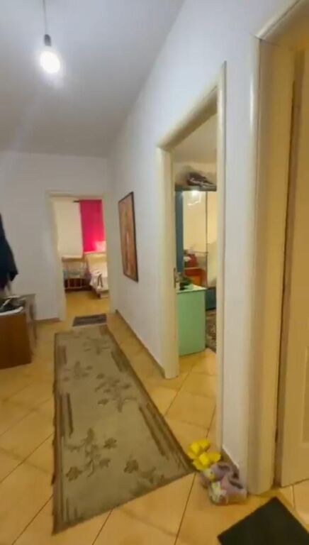 Shitet, Apartament 2+1, Fresku, Tiranë.