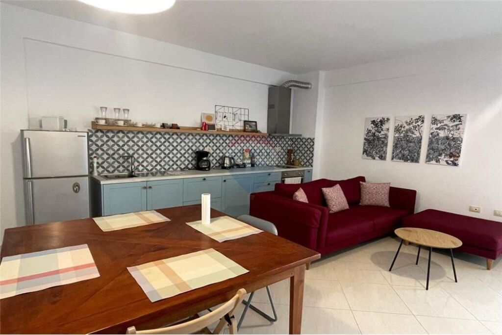 Apartament 2+1 me qera , Rruga e Re