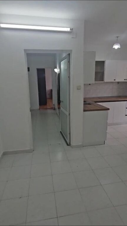 Apartament 1+1 per qera bosh ministria e Drejtesise