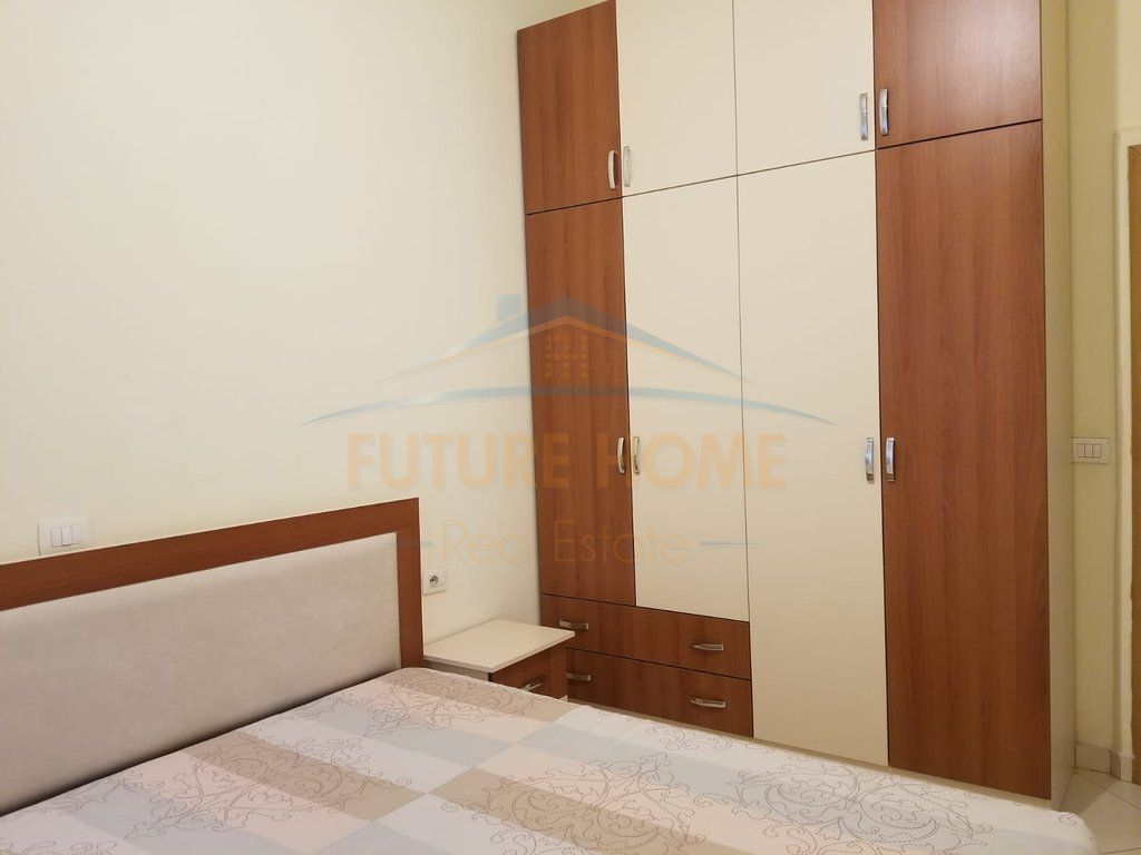 Shitet, Ambjent Biznesi, Kodra e Diellit , Tiranë