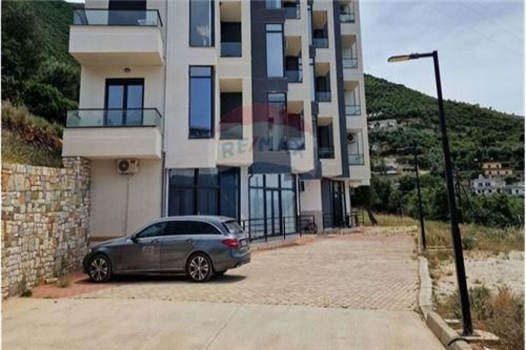 Apartament 1+1 me qera , rruga Dhimiter Konomi