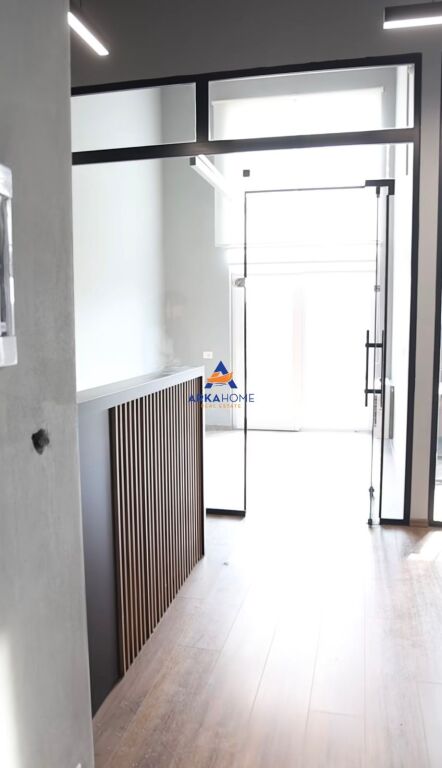 JEPEN 2 ZYRA ME QERA 399M2/334M2 "ALI DEMI , AFËR BIO MARKET" 6384 EURO