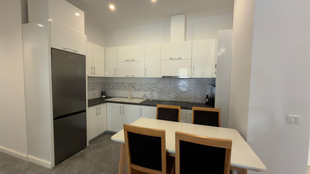 Appartamento 2+1+2 con parcheggio in affitto a Delijorgji