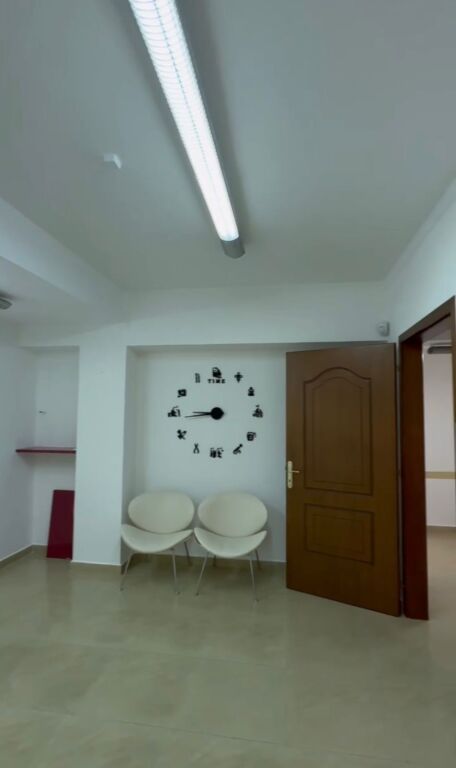 JEPET ME QERA AMBIENT BIZNESI 📍 STACIONI TRENIT DURRES