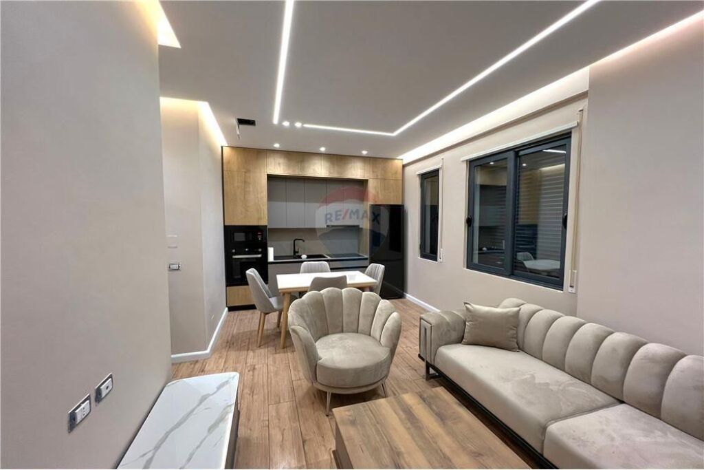 Apartament 1+1 me qera , rruga Dhimiter Konomi