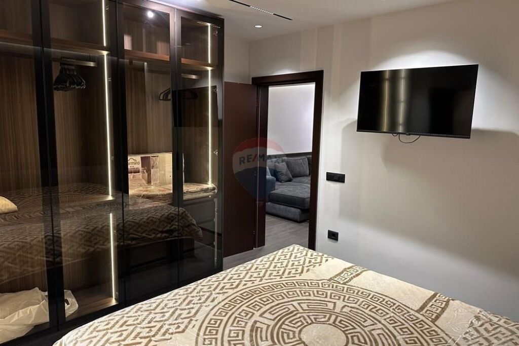 Appartamento 1+1, Myslym Shyri