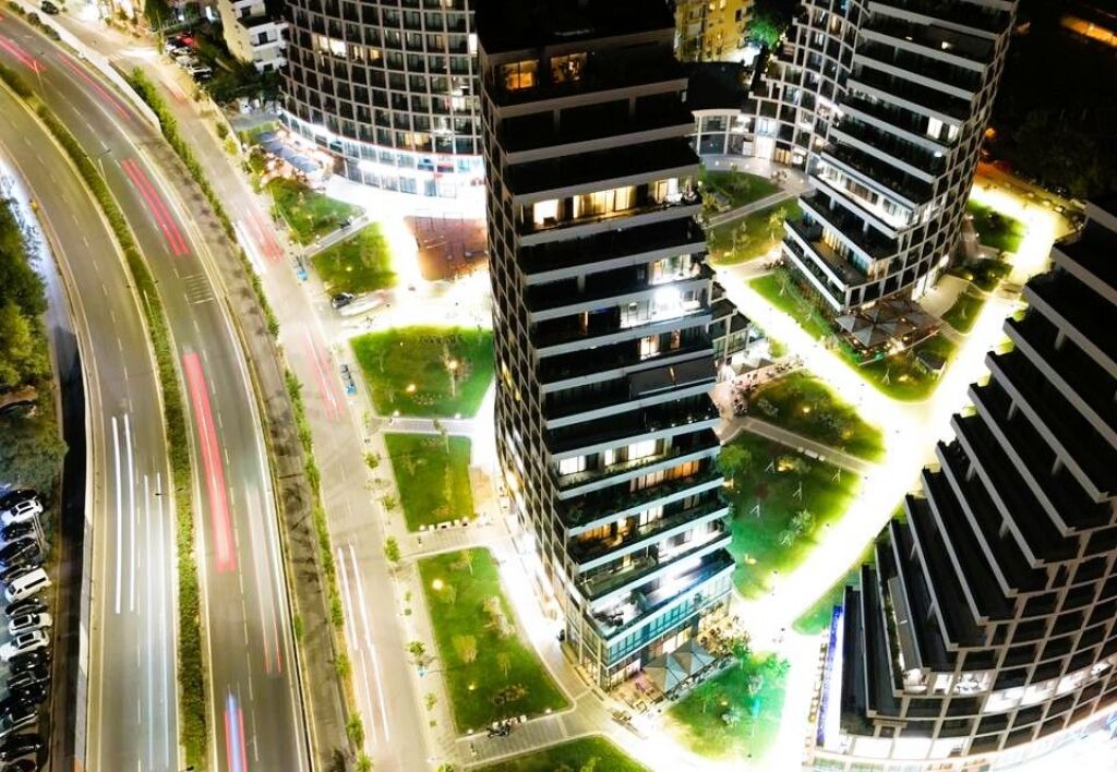 SHOP FOR RENT IN LAKE VIEW RESIDENCES