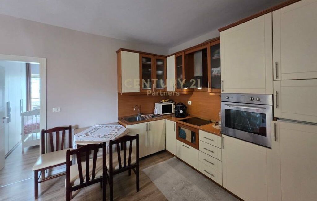 Apartament 2+1 ne shitje, Irfan Tomini