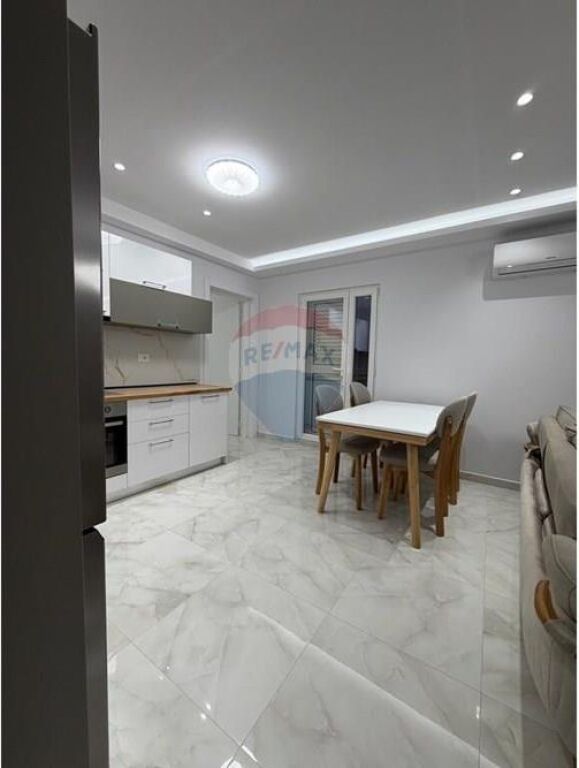 Jepet kat vilë me qera 3+1 në Selitë.