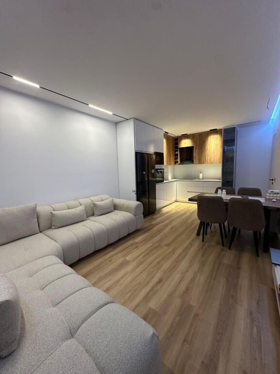 SHITET APARTAMENT 2+1 UNIVERS CITY 145.000 EURO