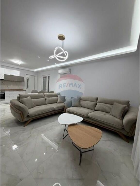 Jepet kat vilë me qera 3+1 në Selitë.