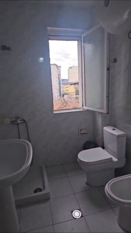 Apartament 1+1 per qera bosh ministria e Drejtesise