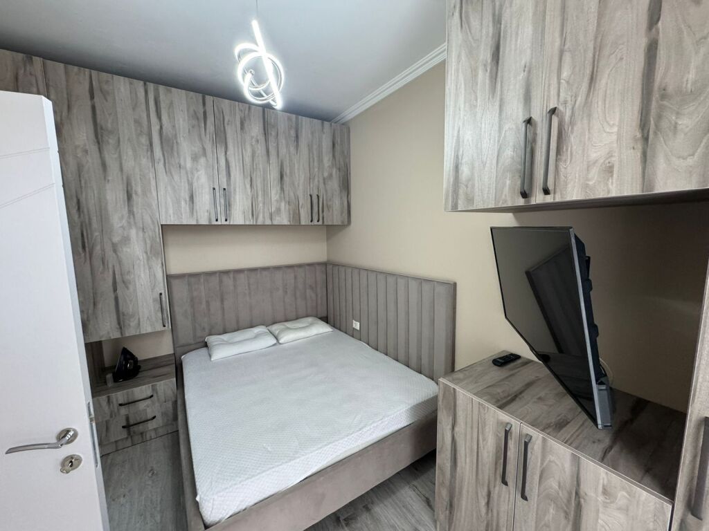 Apartament 1+1 me qira – 4 Dëshmorët