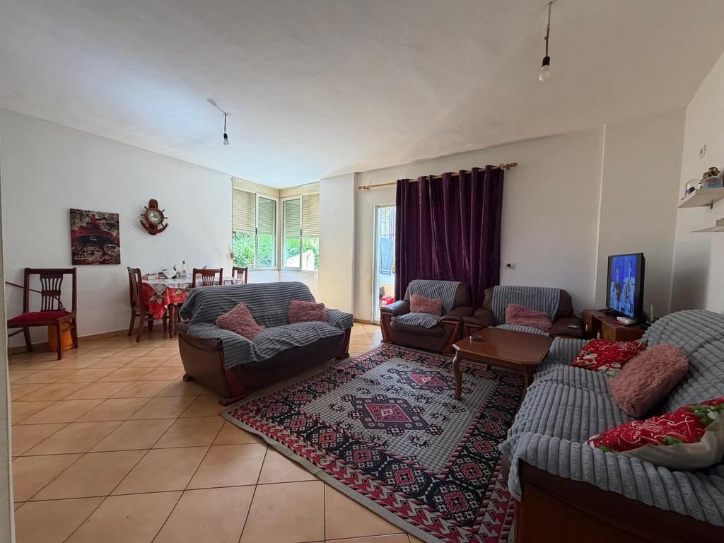 Fresku, shesim apartament 3+1