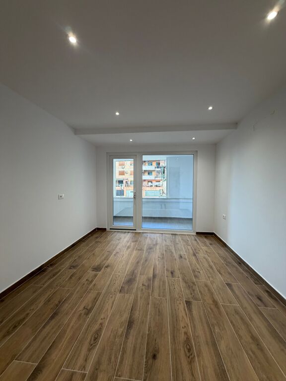 1+1,pall i ri,stacion treni te posta ,130 miljon leke,me hipoteke