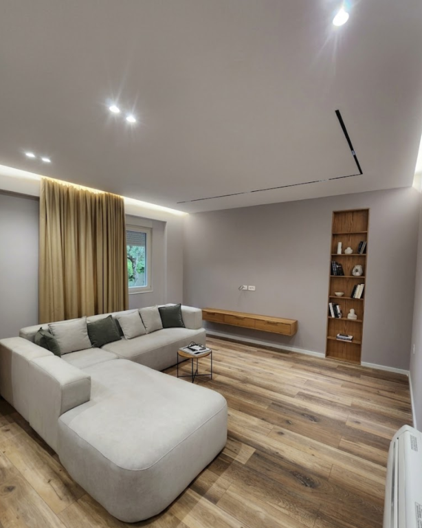 Apartament 1+1 me Qira, Liqeni i Thate