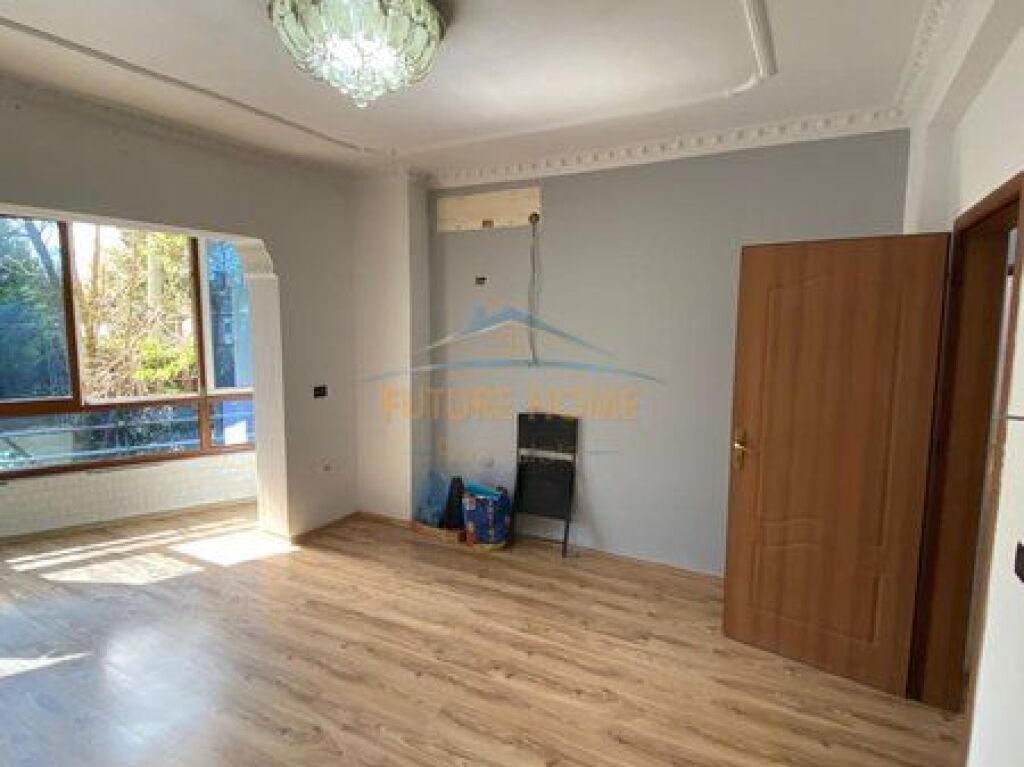 Shitet, Apartament 2+1, Ali Demi, Tiranë.