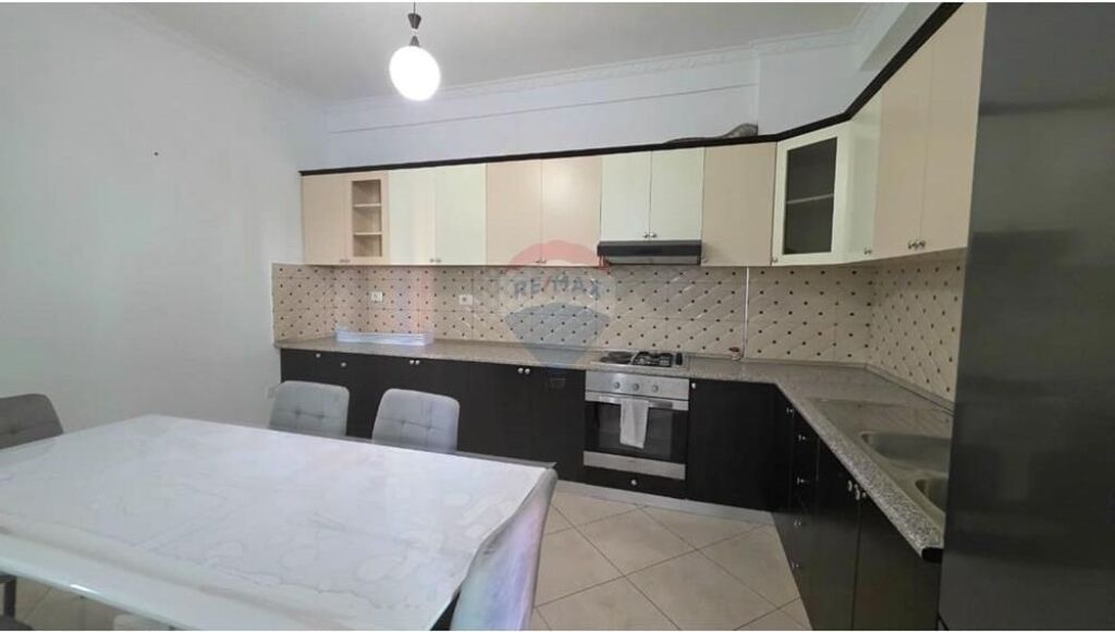 Apartament 2+1 me qera , Albano dhe Romina