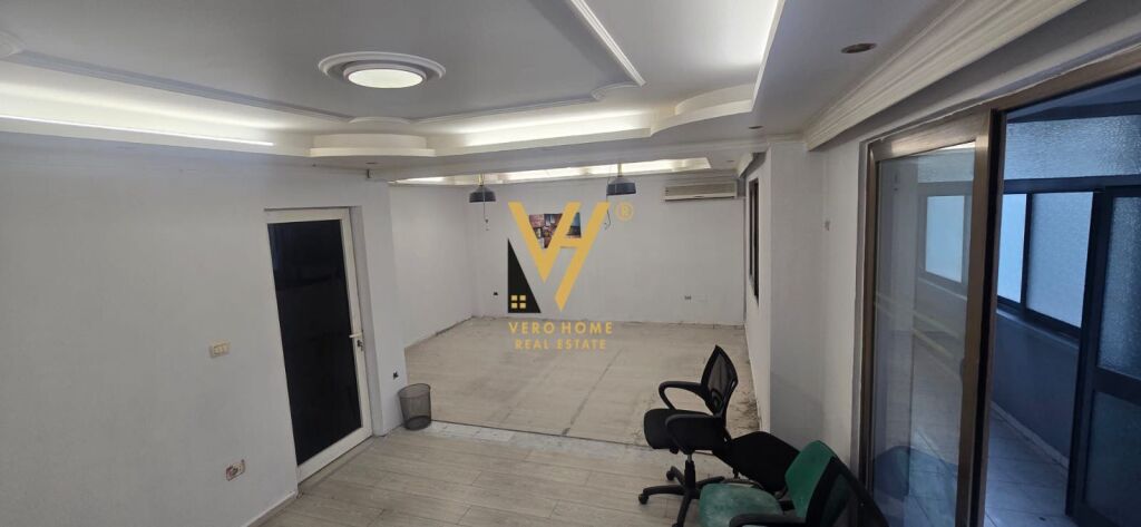 JEPET ZYRE 120 M2 ME QERA TE SHESHI WILLSON 850 EURO