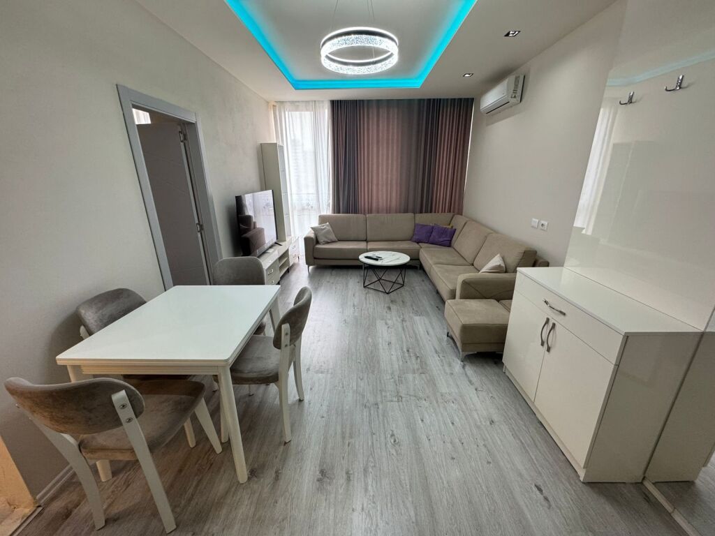 Apartament 1+1 me qira – 4 Dëshmorët