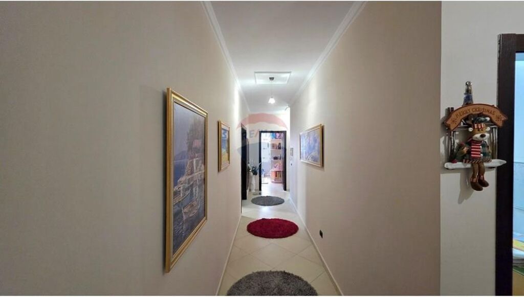 Apartament 3+1+2 ne shitje tek Rr. e Cipajve,Vlore