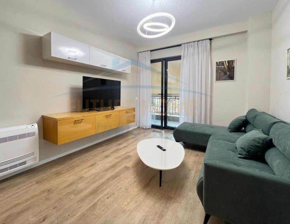 Qera, Apartament 2+1+2, Pazari i Ri, Tiranë.