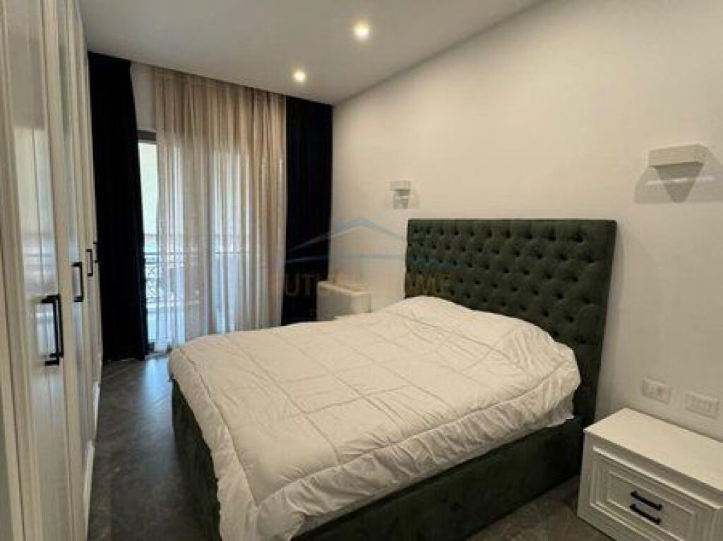 Affitto, Appartamento 2+1+2+Posto Auto, Complesso Delijorgji, Tirana.