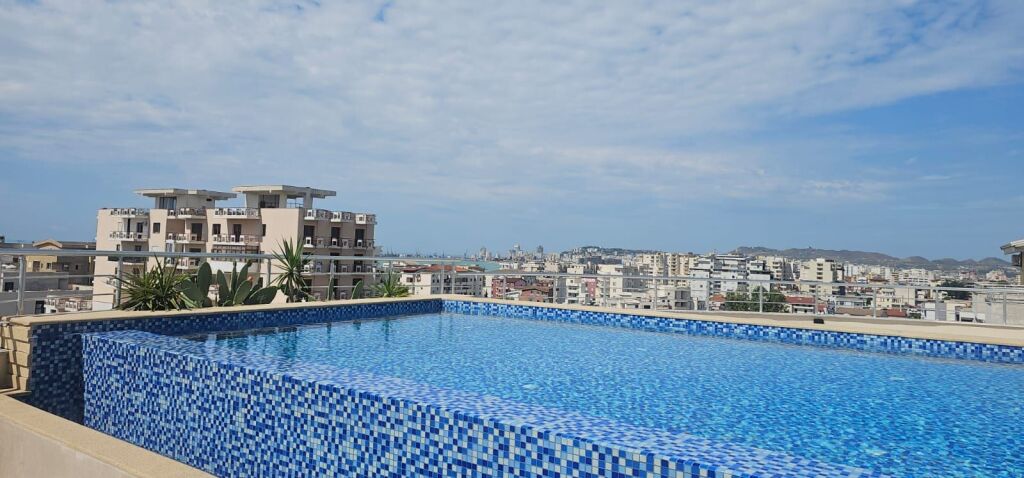 IN VENDITA MONOLOCALE 3+1+2+ VERANDA SPIAGGIA DURRES VIA FRIGORIFERIT COMPLESSO PRIVATO