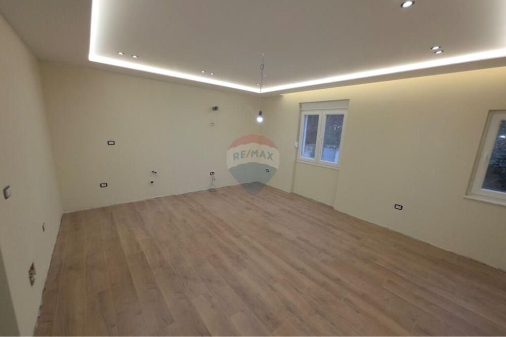 Artament 1+1 për Shitje – Shkolla Osman Myderizi!