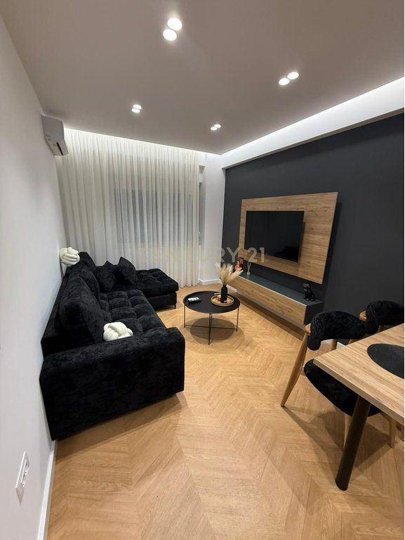 Luxury 1+1 apartment for rent at Tirana Lake