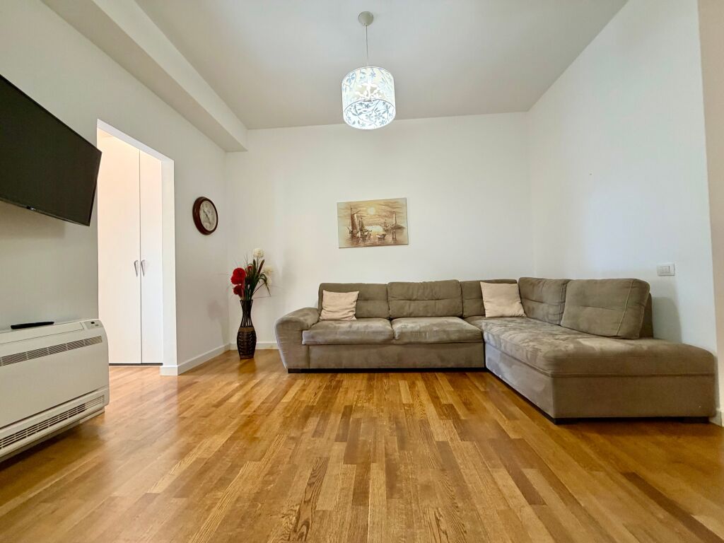 Apartament 2+1 + Post Parkimi për Qira