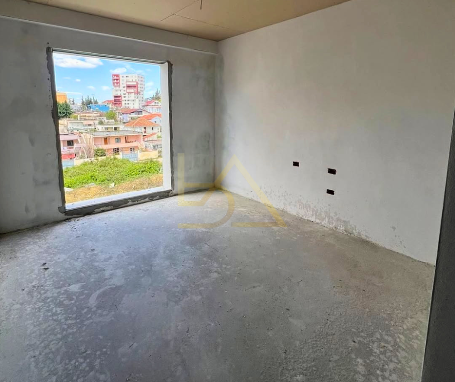 Shitet Apartament – Porcelan, Tiranë