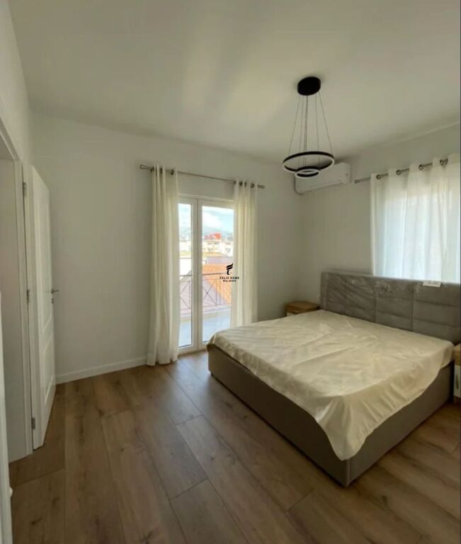 APARTAMENT ME QERA 1+1 ISH PARKU 55.000 LEKE FH-70323