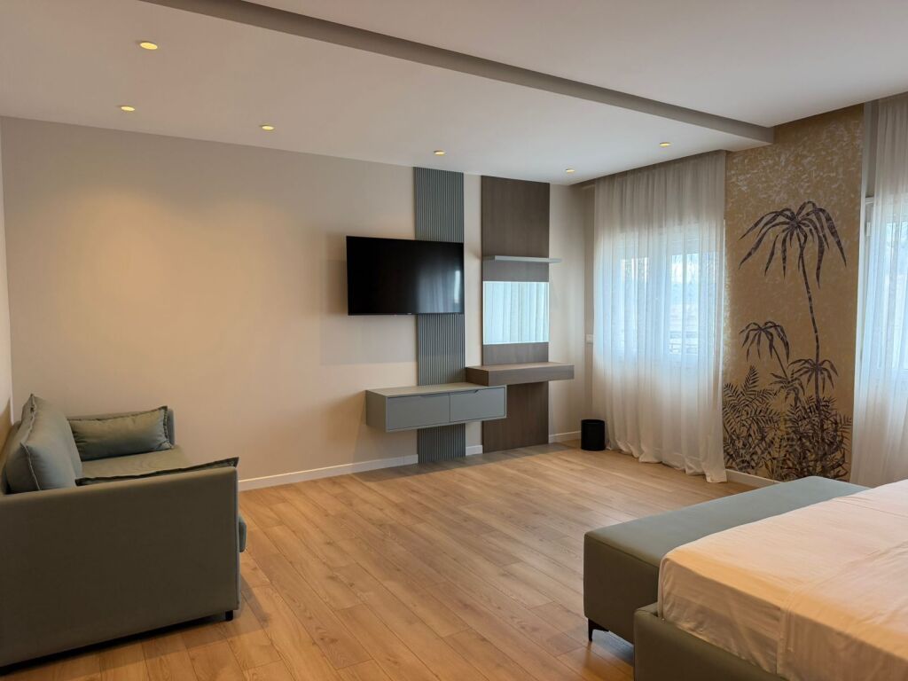 Hotel me Qera Afatgjate - Vlore