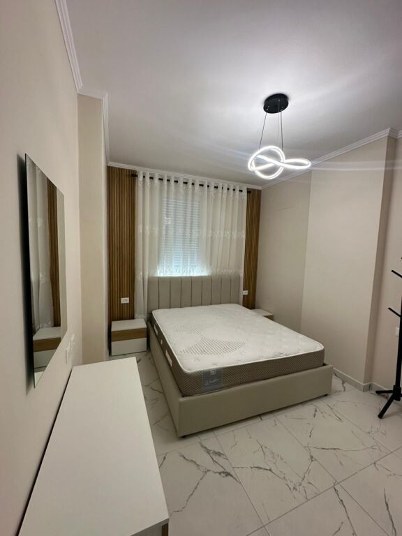 Apartament 1+1 me qira në Univers City