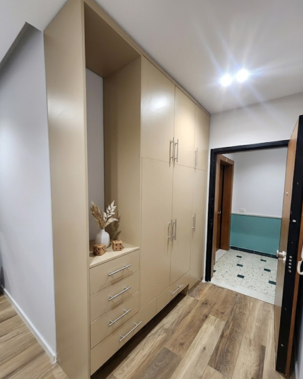 Apartament 1+1 me Qira, Liqeni i Thate