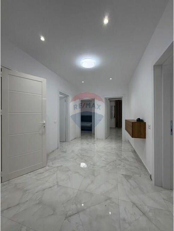 Jepet kat vilë me qera 3+1 në Selitë.