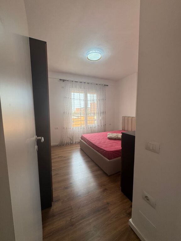Selite Jepet apartament me qira 2+1 Tek Xhamia