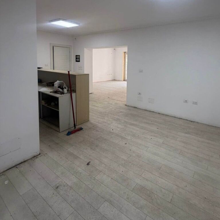 🏢 Locale in Affitto 100m2 – Via Muhamed Gjollesha ✨