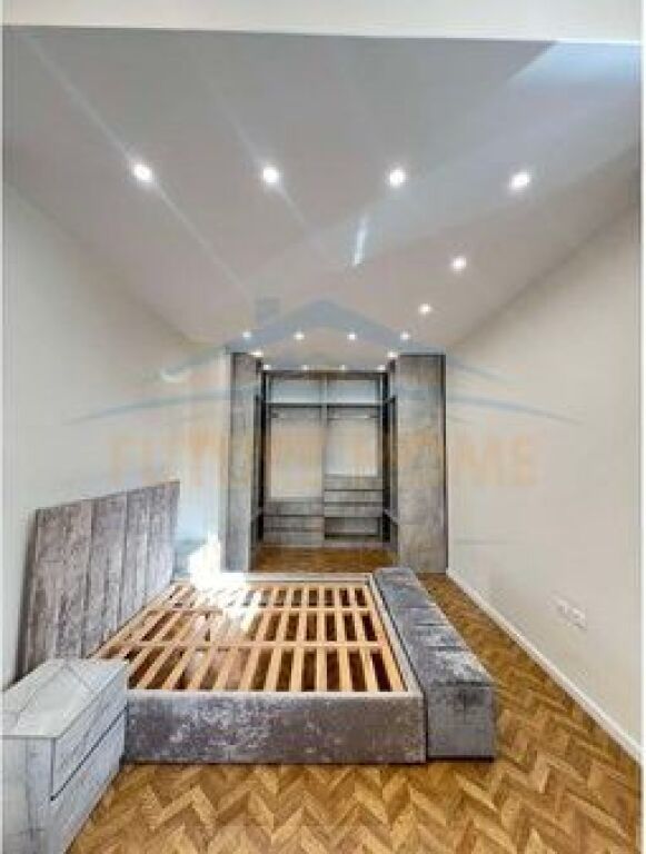 Shitet, Apartament 2+1, Unaza e Re, Tiranë.