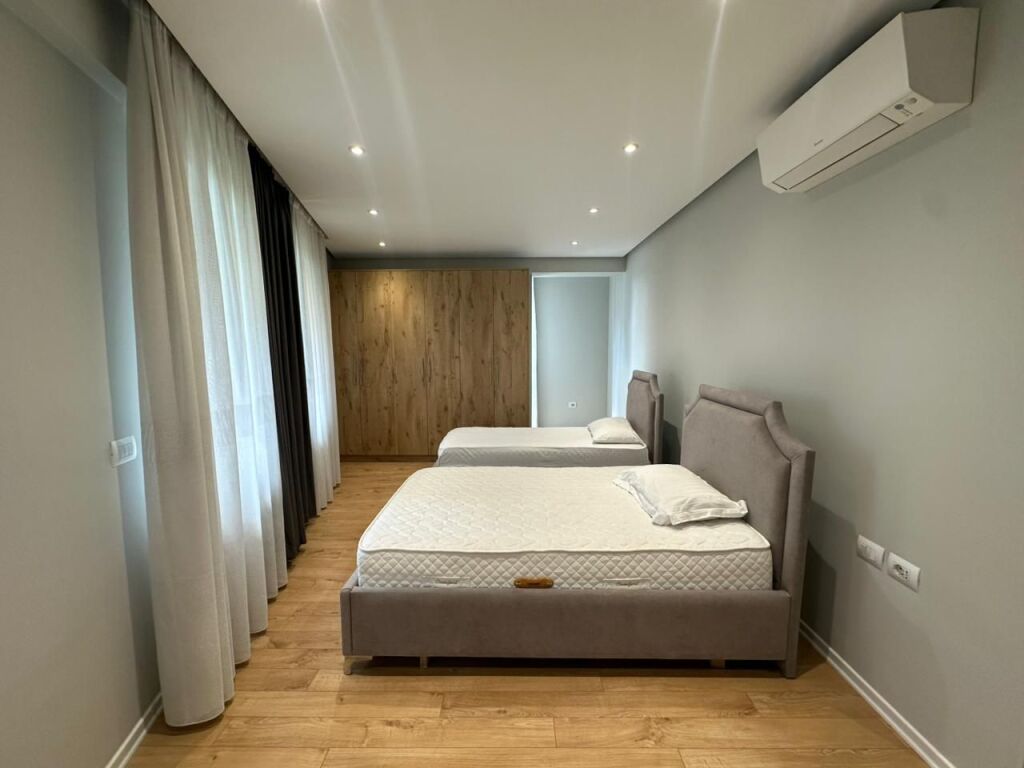 Appartamento 2+1 in affitto in Rruga e Dibres.